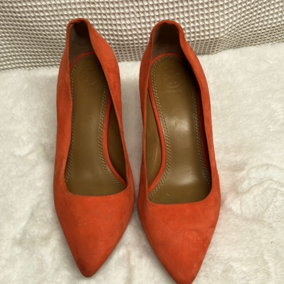 Troy Burch Suede Pumps - Picture 2 of 6